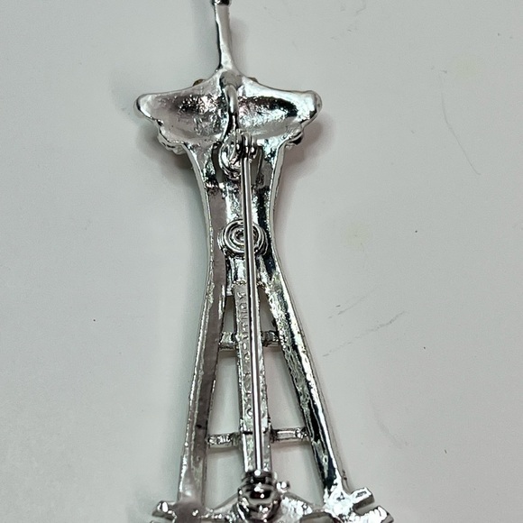 Vintage Silver Rhinestone Seattle Space Needle Brooch Pin G & A Century - Picture 3 of 5